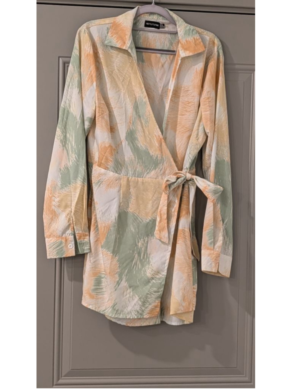 Women's PRETTYLITTLETHING jumper Size 10 Orange Green Abstract